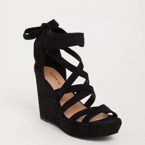 Torrid Sandals WW Wide Black Faux Suede Platform Wedge Ankle Wrap Strappy Shoes